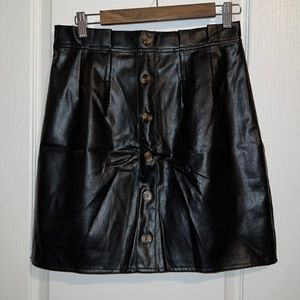 Faux leather mini skirt